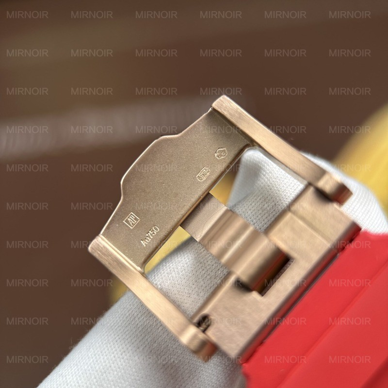 Dong-Ho-Audemars-Piguet-Replica-11-Royal-Oak-Concept-Flying-Tourbillon-UAE-Version-Day-Cao-Su-Do-42mm-6.jpg
