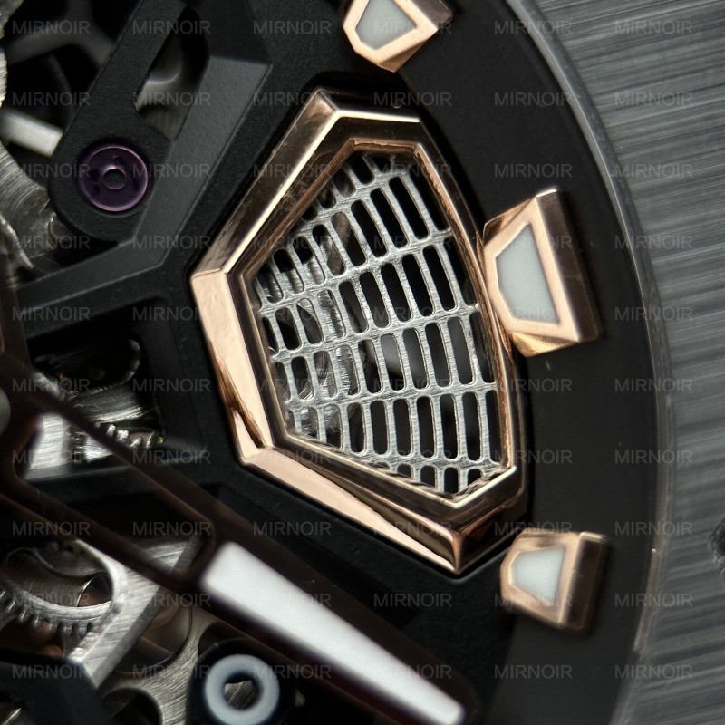 Dong-Ho-Audemars-Piguet-Replica-11-Royal-Oak-Concept-Flying-Tourbillon-UAE-Version-Day-Cao-Su-Do-42mm-8.jpg