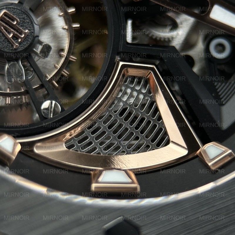 Dong-Ho-Audemars-Piguet-Replica-11-Royal-Oak-Concept-Flying-Tourbillon-UAE-Version-Day-Cao-Su-Do-42mm-9.jpg