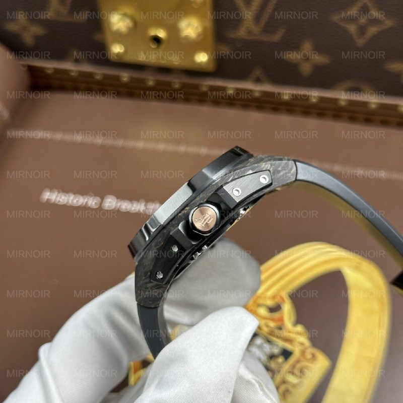 Dong-Ho-Audemars-Piguet-Royal-Oak-Concept-Flying-Tourbillon-UAE-Version-Replica-11-Vo-Carbon-42mm-4-1024x1024.jpg