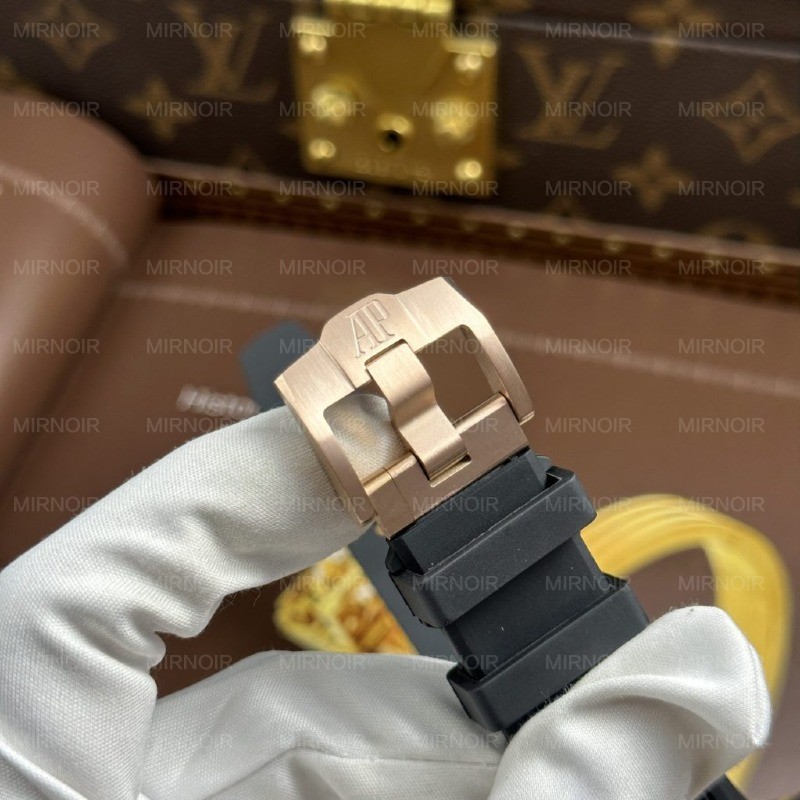 Dong-Ho-Audemars-Piguet-Royal-Oak-Concept-Flying-Tourbillon-UAE-Version-Replica-11-Vo-Carbon-42mm-5-1024x1024.jpg