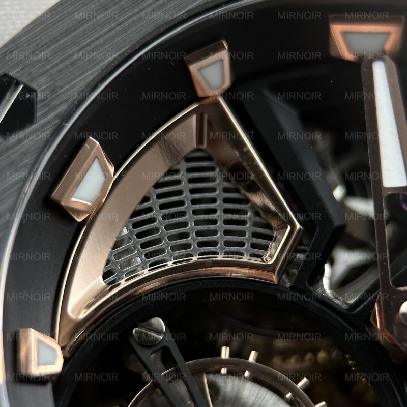 Dong-Ho-Audemars-Piguet-Royal-Oak-Concept-Flying-Tourbillon-UAE-Version-Replica-11-Vo-Carbon-42mm-11.jpg