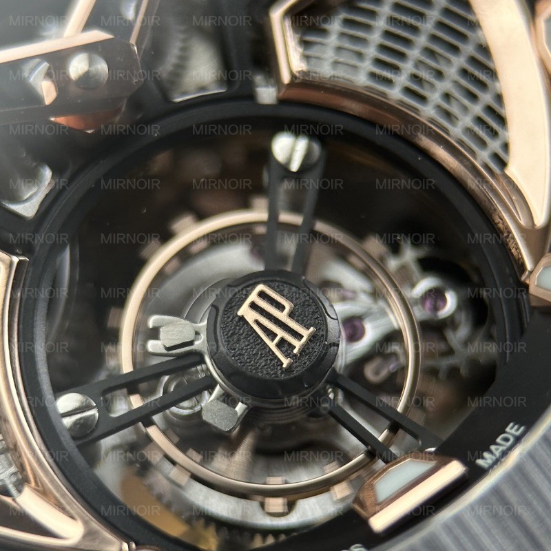 Dong-Ho-Audemars-Piguet-Royal-Oak-Concept-Flying-Tourbillon-UAE-Version-Replica-11-Vo-Carbon-42mm-13.jpg