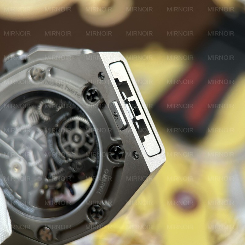 Dong-Ho-Audemars-Piguet-Royal-Oak-Titanium-26631IO-Spider-Man-Che-Tac-Cao-Cap-42mm-6.jpg