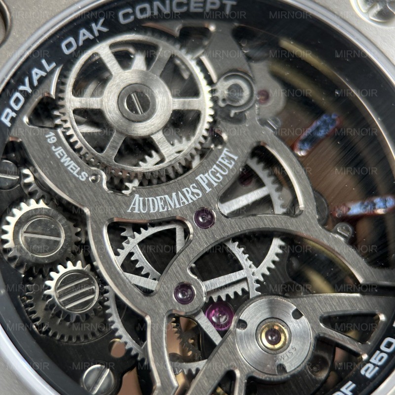 Dong-Ho-Audemars-Piguet-Royal-Oak-Titanium-26631IO-Spider-Man-Che-Tac-Cao-Cap-42mm-7.jpg