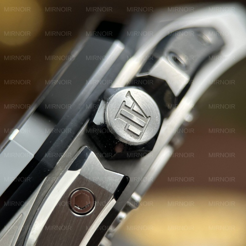 Dong-Ho-Audemars-Piguet-Royal-Oak-Titanium-26631IO-Spider-Man-Che-Tac-Cao-Cap-42mm-8.jpg
