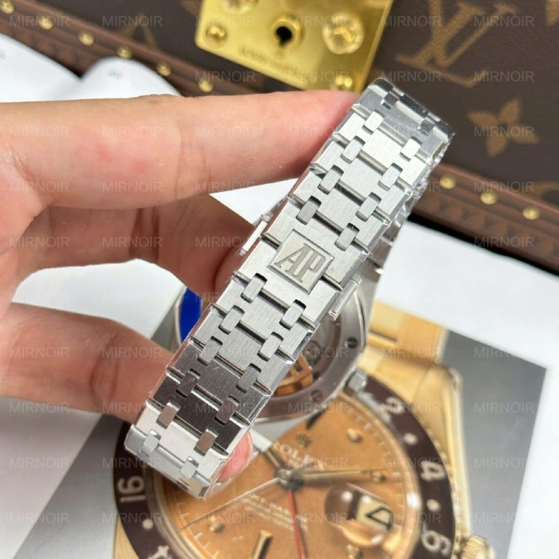 Dong-Ho-Audemars-Piguet-Royal-Oak-15510ST-Replica-11-Mat-Xanh-La-Cay-Day-Kim-Loai-Xuong-APS-41mm-2-1024x1024.jpg
