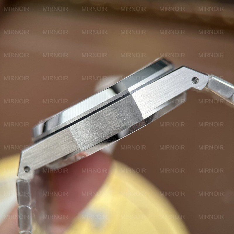 Dong-Ho-Audemars-Piguet-Replica-11-Royal-Oak-Selfwinding-Flying-Tourbillon-26530ST-Mat-Xanh-Khoi-41mm-2.jpg