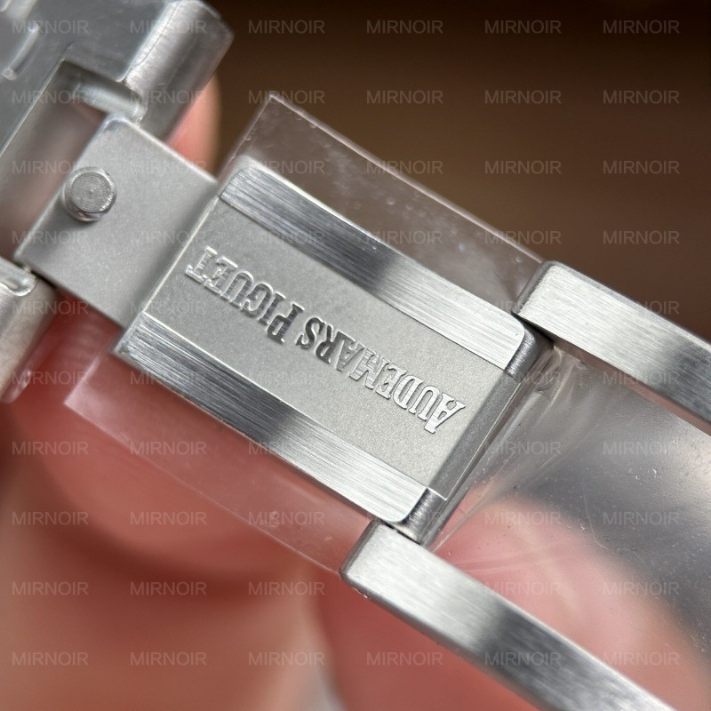 Dong-Ho-Audemars-Piguet-Replica-11-Royal-Oak-Selfwinding-Flying-Tourbillon-26530ST-Mat-Xanh-Khoi-41mm-7.jpg