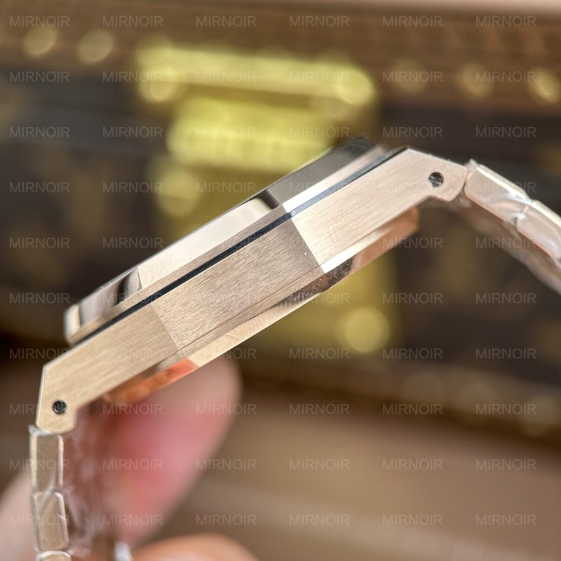 Dong-Ho-Audemars-Piguet-Royal-Oak-Selfwinding-Flying-Tourbillon-26730OR-Che-Tac-Ma-Vang-Hong-Mat-Xam-41mm-5.jpg