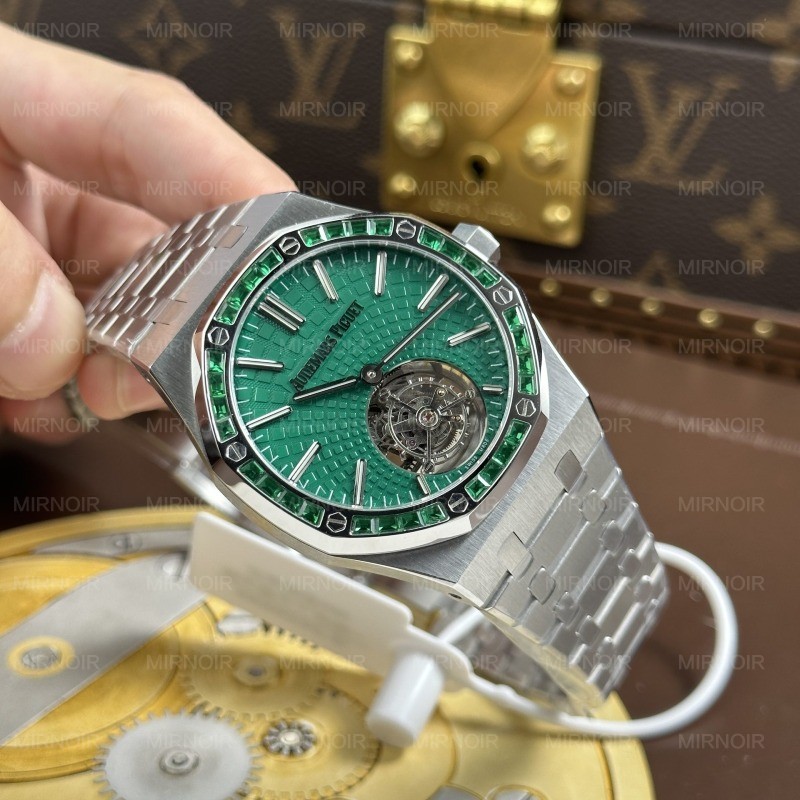 Dong-Ho-Audemars-Piguet-Rep-11-Royal-Oak-Selfwinding-Flying-Tourbillon-26730BC-Mat-Xanh-La-Cay-Dinh-Da-Baguette-41mm-14.jpg