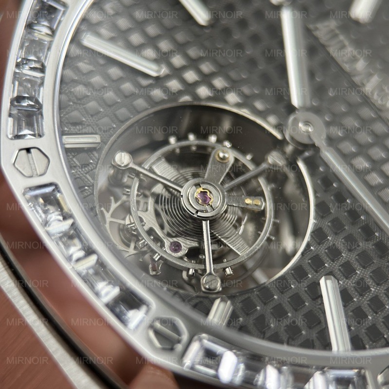 Dong-Ho-Audemars-Piguet-Replica-11-Royal-Oak-Selfwinding-Flying-Tourbillon-26730BC-Mat-Xam-Dinh-Da-Baguette-41mm-10.jpg