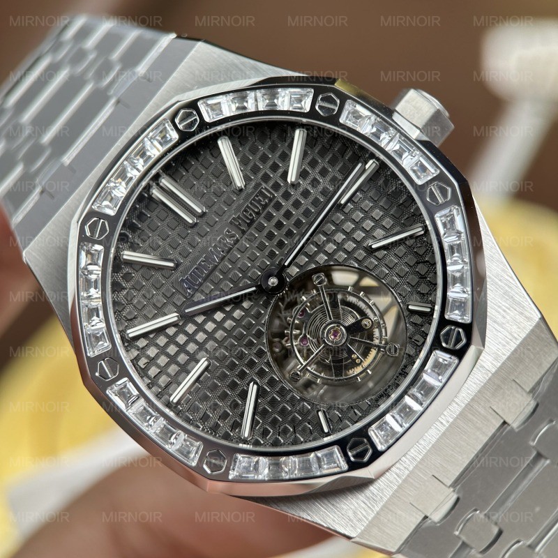 Dong-Ho-Audemars-Piguet-Replica-11-Royal-Oak-Selfwinding-Flying-Tourbillon-26730BC-Mat-Xam-Dinh-Da-Baguette-41mm-12.jpg