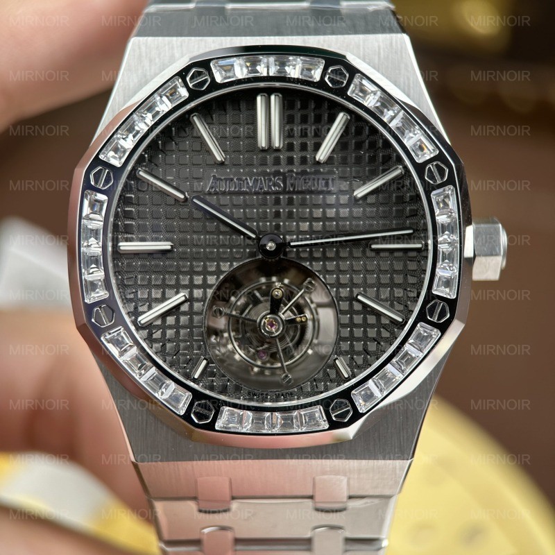 Dong-Ho-Audemars-Piguet-Replica-11-Royal-Oak-Selfwinding-Flying-Tourbillon-26730BC-Mat-Xam-Dinh-Da-Baguette-41mm-13.jpg