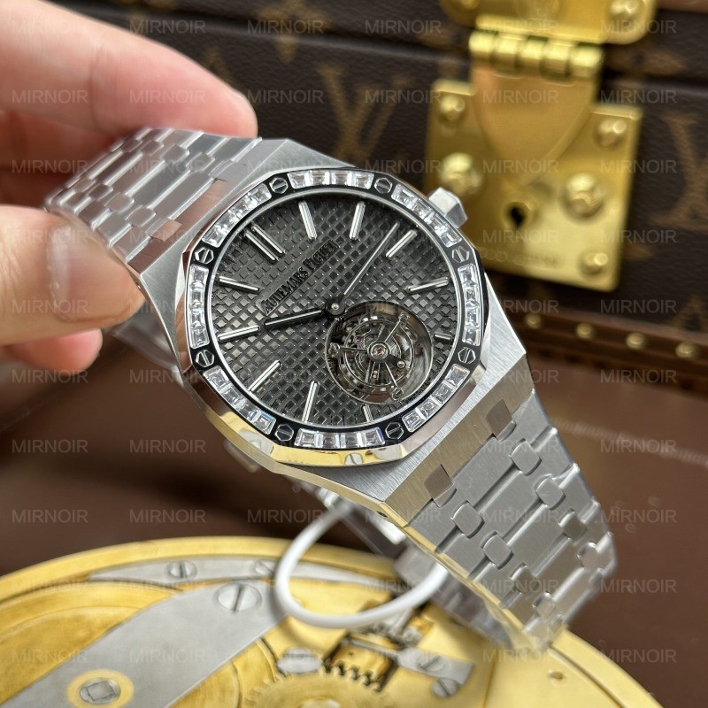 Dong-Ho-Audemars-Piguet-Replica-11-Royal-Oak-Selfwinding-Flying-Tourbillon-26730BC-Mat-Xam-Dinh-Da-Baguette-41mm-15.jpg