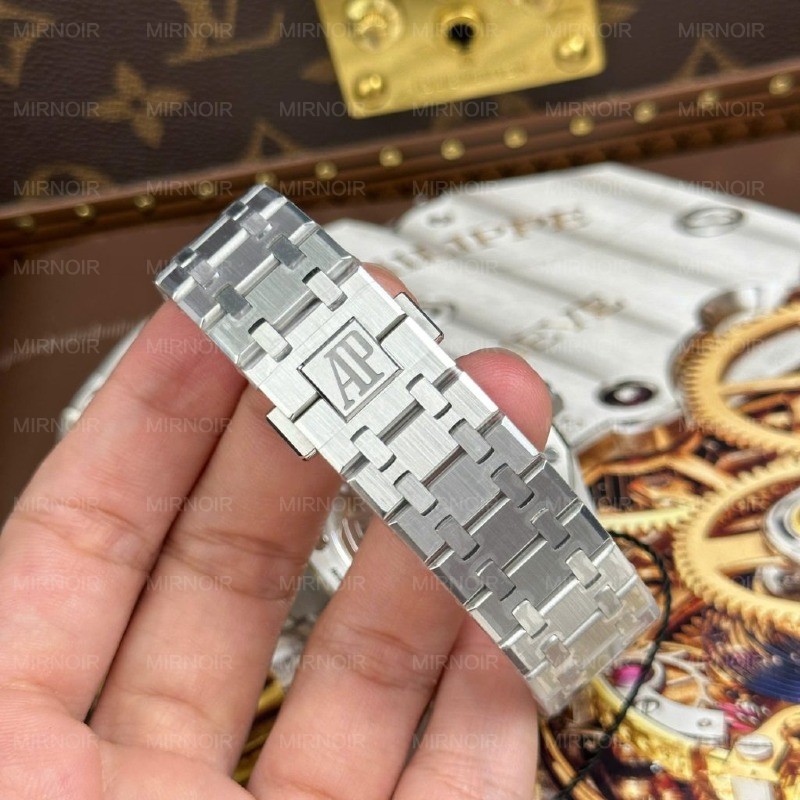 Dong-Ho-Audemars-Piguet-Royal-Oak-15510BC-Rep-11-Mat-Xanh-Bang-Day-Kim-Loai-Nha-May-ZF-41mm-3-1024x1024.jpg