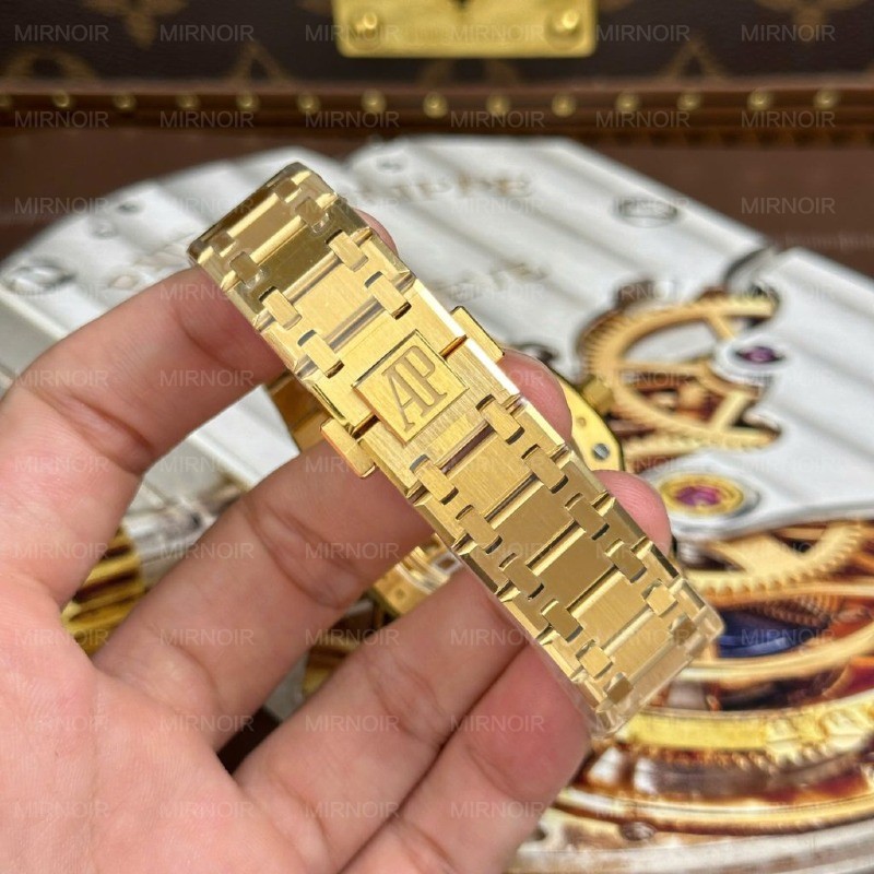 Dong-Ho-Audemars-Piguet-Replica-Cao-Cap-Royal-Oak-Jumbo-Extra-thin-Openworked-16204-Mat-Lo-Co-Ma-Vang-Xuong-ZF-39mm-2-1024x1024.jpg