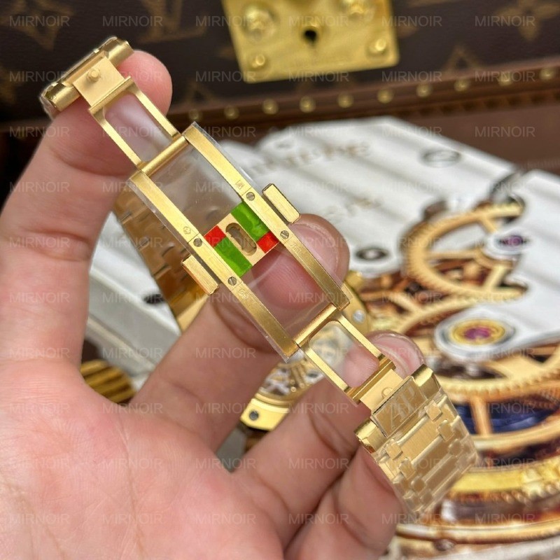 Dong-Ho-Audemars-Piguet-Replica-Cao-Cap-Royal-Oak-Jumbo-Extra-thin-Openworked-16204-Mat-Lo-Co-Ma-Vang-Xuong-ZF-39mm-3-1024x1024.jpg