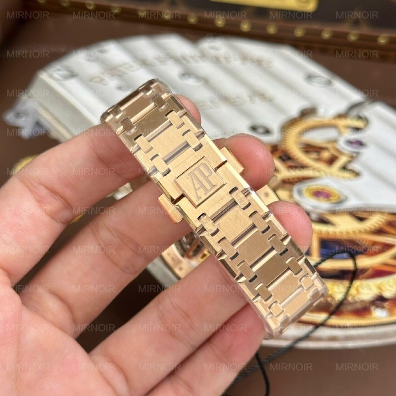 Dong-Ho-Audemars-Piguet-Rep-Cao-Cap-Royal-Oak-Jumbo-Extra-thin-Openworked-16204-Mat-Lo-Co-Ma-Vang-Hong-Xuong-ZF-39mm-2-1024x1024.jpg