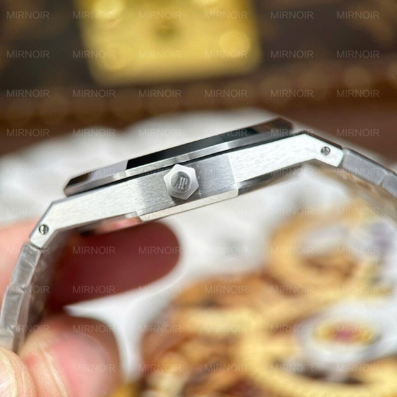 Dong-Ho-Audemars-Piguet-Replica-11-Royal-Oak-Jumbo-Extra-thin-Openworked-16204-Mat-Lo-Co-Mau-Trang-Nha-May-ZF-39mm-6-1024x1024.jpg