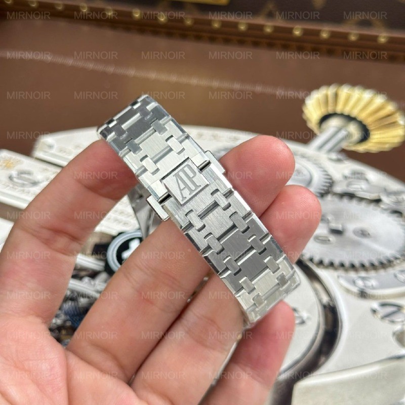 Dong-Ho-Audemars-Piguet-Royal-Oak-15450-Rep-11-Cao-Cap-1024x1024.jpg