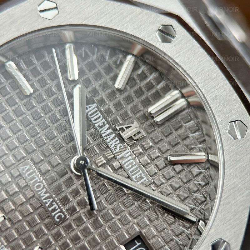 Dong-Ho-Audemars-Piguet-Royal-Oak-15450-Replica-11-Mat-Xam-May-Co-Thuy-Sy-Nha-May-ZF-37mm-4.jpg