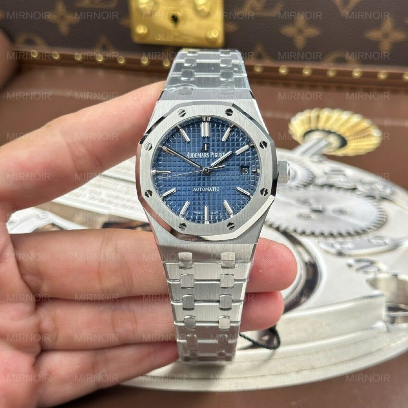 Dong-Ho-Audemars-Piguet-Royal-Oak-15450-Rep-11-Mat-Xanh-Duong-May-Co-Thuy-Sy-Nha-May-ZF-37mm-1-1024x1024.jpg