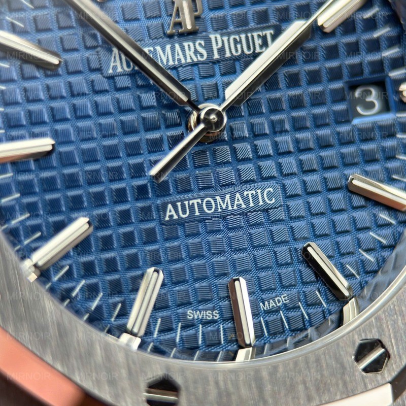 Dong-Ho-Audemars-Piguet-Royal-Oak-15450-Rep-11-Mat-Xanh-Duong-May-Co-Thuy-Sy-Nha-May-ZF-37mm-5.jpg