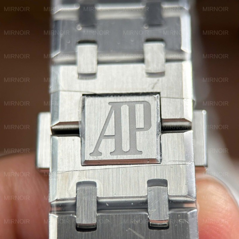 Dong-Ho-Audemars-Piguet-Royal-Oak-15450-Replica-11-Cao-Cap-1024x1024.jpg