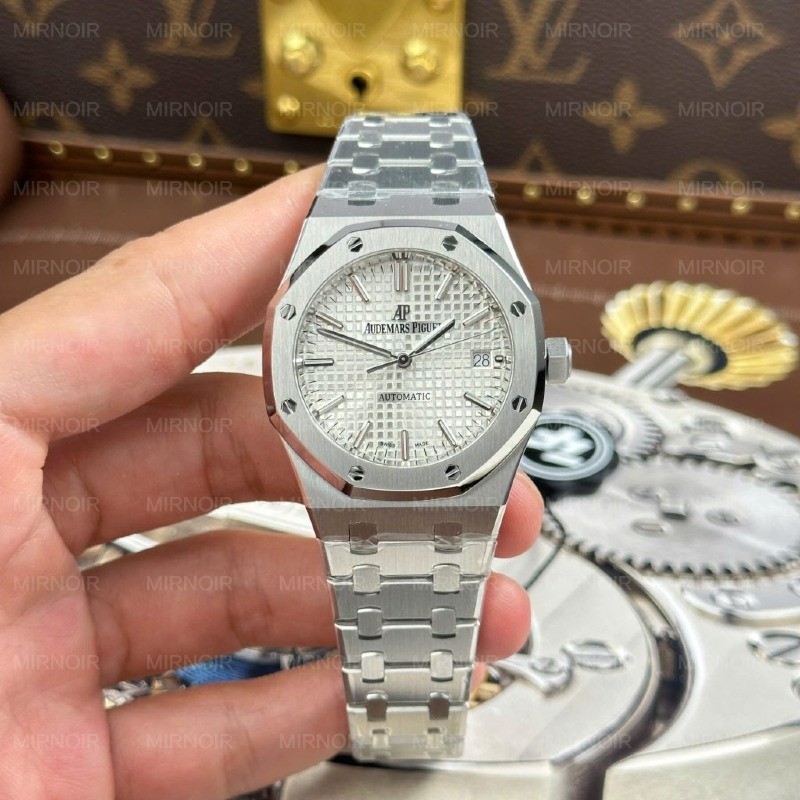 Dong-Ho-Audemars-Piguet-Royal-Oak-15450-Replica-11-Mat-Trang-May-Co-Thuy-Sy-Nha-May-ZF-37mm-1-1024x1024.jpg