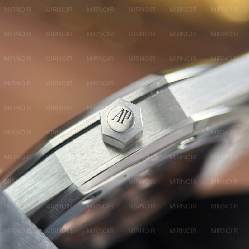 Dong-Ho-Audemars-Piguet-Replica-11-Royal-Oak-Jumbo-Extra-thin-16202-Mat-So-Grained-Tuscan-Xuong-ZF-39mm-8-1024x1024.jpg