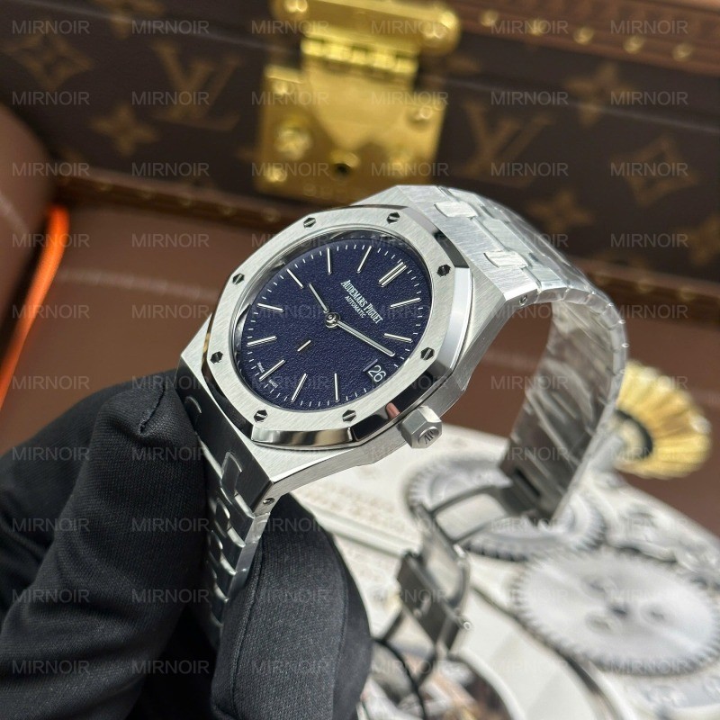 Dong-Ho-Audemars-Piguet-Replica-11-Royal-Oak-Jumbo-Extra-thin-16202-Mat-So-Grained-Tuscan-Xuong-ZF-39mm-13.jpg