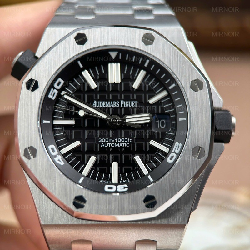 Dong-Ho-Audemars-Piguet-Royal-Oak-Offshore-Diver-15710-Rep-11-Mat-Den-Day-Kim-Loai-Xuong-APS-42mm-3.jpg