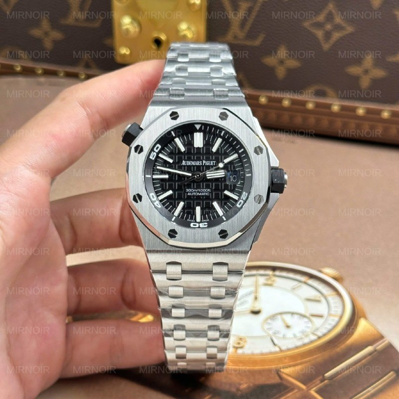 Dong-Ho-Audemars-Piguet-Royal-Oak-Offshore-Diver-15710-Rep-11-Mat-Den-Day-Kim-Loai-Xuong-APS-42mm-12-1024x1024.jpg