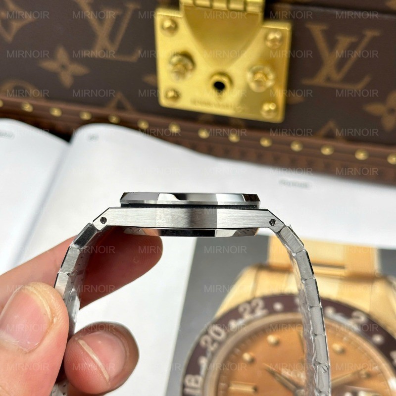 Dong-Ho-Audemars-Piguet-Royal-Oak-77450-Fake-Cao-Cap-Mat-Tiffany-Day-Kim-Loai-Xuong-OM-34mm-10.jpg
