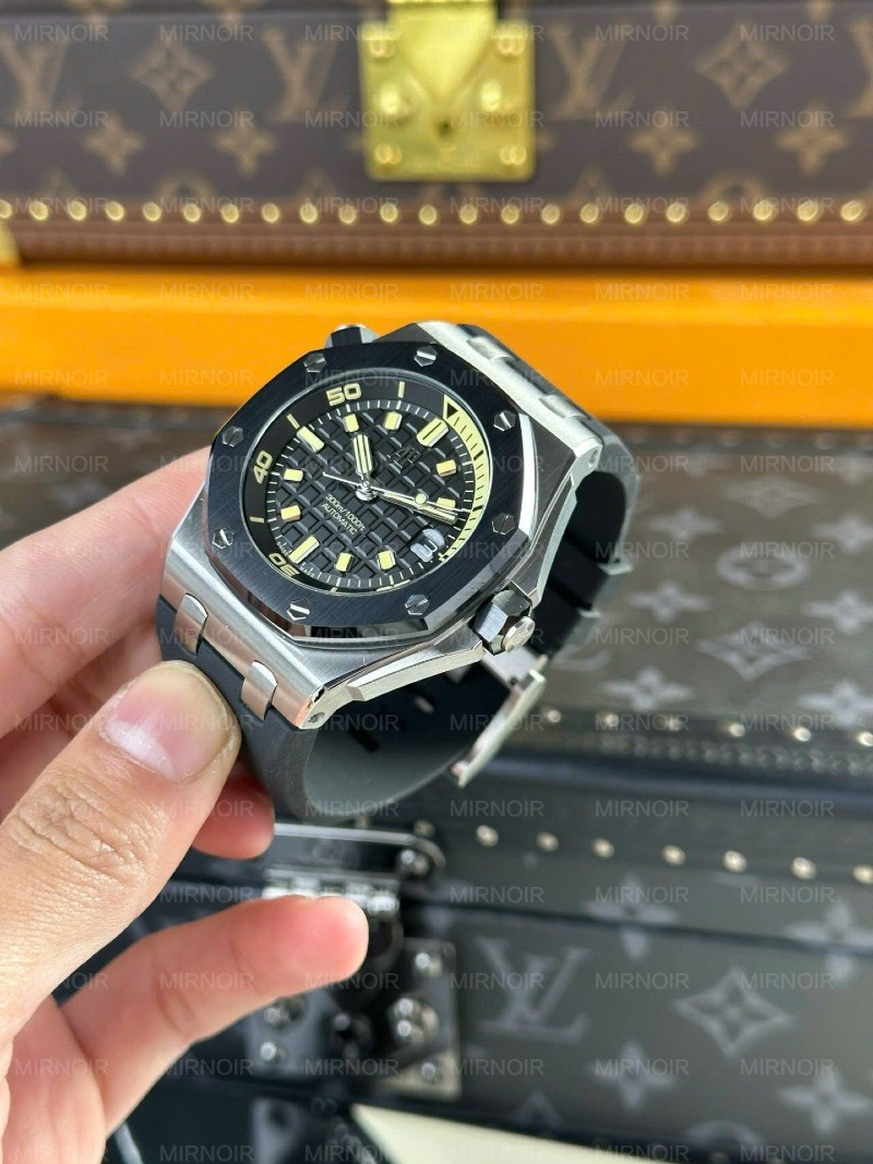 Dong-Ho-Nam-Audemars-Piguet-Replica-11-Royal-Oak-Offshore-15720ST-Mau-Den-Xuong-APS-42mm-2.jpg