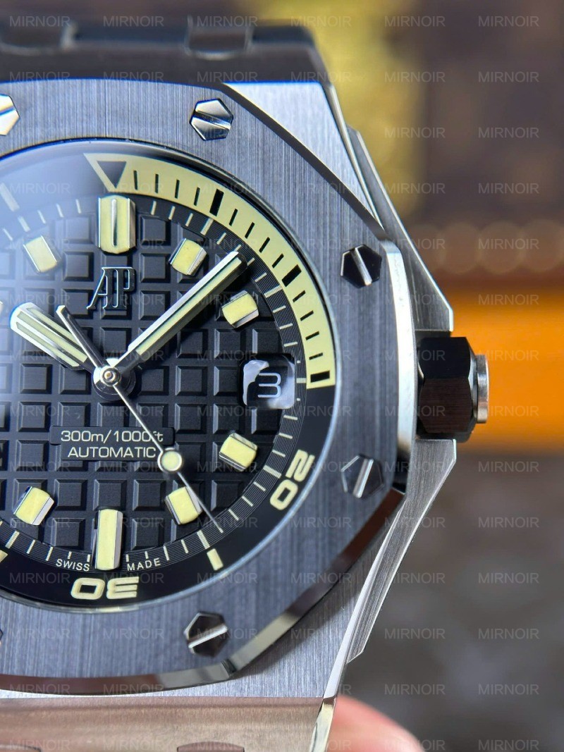 Dong-Ho-Nam-Audemars-Piguet-Replica-11-Royal-Oak-Offshore-15720ST-Mau-Den-Xuong-APS-42mm-6.jpg