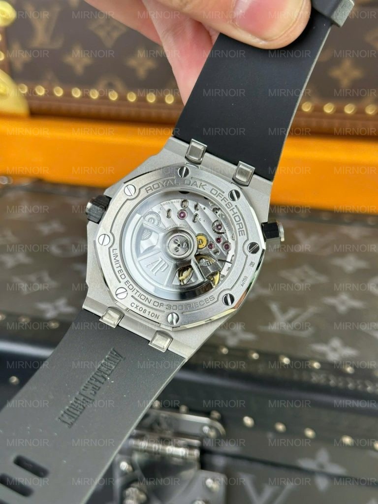 Dong-Ho-Nam-Audemars-Piguet-Replica-11-Royal-Oak-Offshore-15720ST-Mau-Den-Xuong-APS-42mm-7-768x1024.jpg