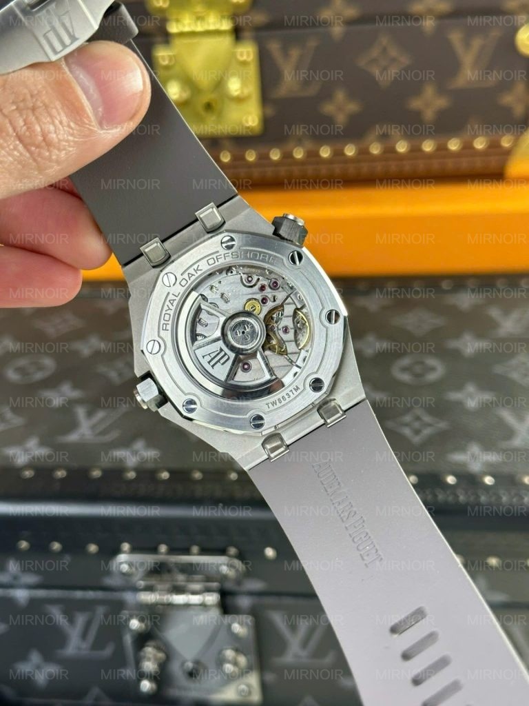 Dong-Ho-Audemars-Piguet-Replica-11-Royal-Oak-Offshore-15720-Mau-Xam-Day-Cao-Su-Nha-May-APS-42mm-7-768x1024.jpg