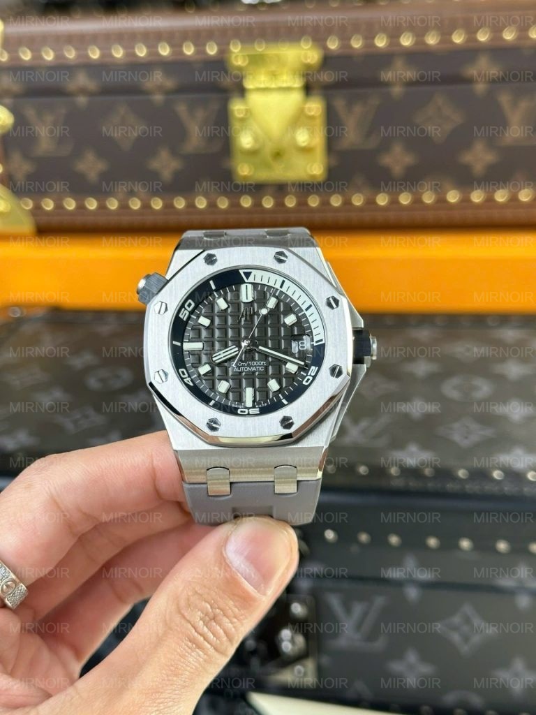 Dong-Ho-Audemars-Piguet-Replica-11-Royal-Oak-Offshore-15720-Mau-Xam-Day-Cao-Su-Nha-May-APS-42mm-9-768x1024.jpg