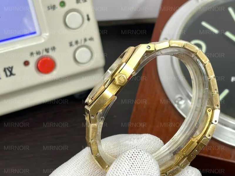 Dong-Ho-Audemars-Piguet-Royal-Oak-67651OR-Replica-Nu-Dinh-Da-May-Co-Automatic-34mm-2.jpg