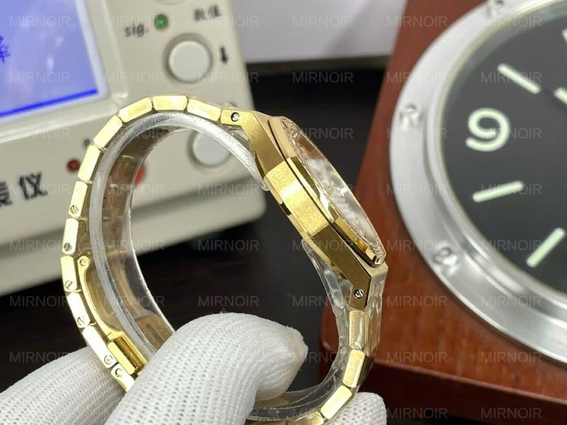 Dong-Ho-Audemars-Piguet-Royal-Oak-67651OR-Replica-Nu-Dinh-Da-May-Co-Automatic-34mm-3.jpg