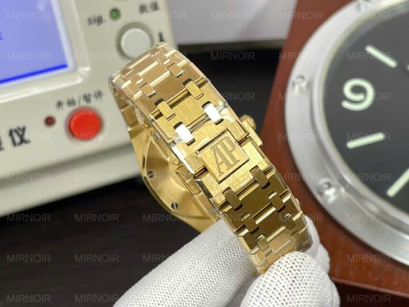Dong-Ho-Audemars-Piguet-Royal-Oak-67651OR-Replica-Nu-Dinh-Da-May-Co-Automatic-34mm-4.jpg