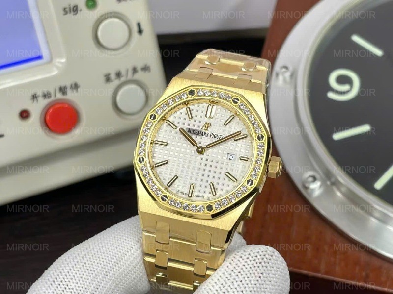 Dong-Ho-Audemars-Piguet-Royal-Oak-67651OR-Replica-Nu-Dinh-Da-May-Co-Automatic-34mm-5.jpg
