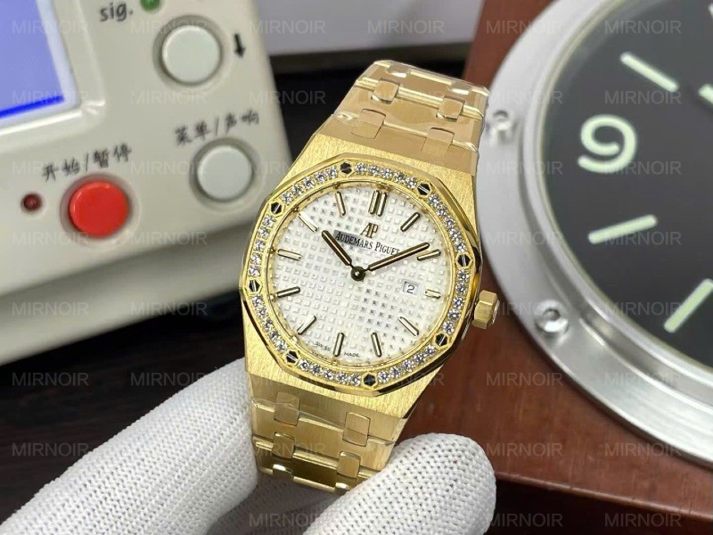 Dong-Ho-Audemars-Piguet-Royal-Oak-67651OR-Replica-Nu-Dinh-Da-May-Co-Automatic-34mm-7.jpg