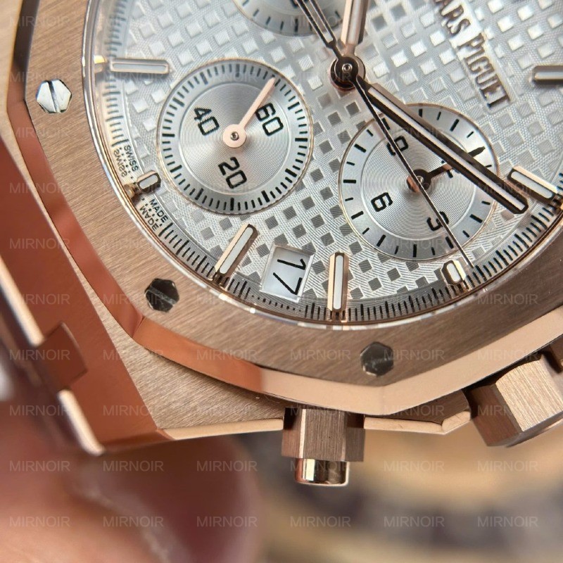 Dong-Ho-Audemars-Piguet-Royal-Oak-26240-Replica-11-Ma-Vang-Hong-Mat-Trang-Xuong-APS-41mm-7-1024x1024.jpg