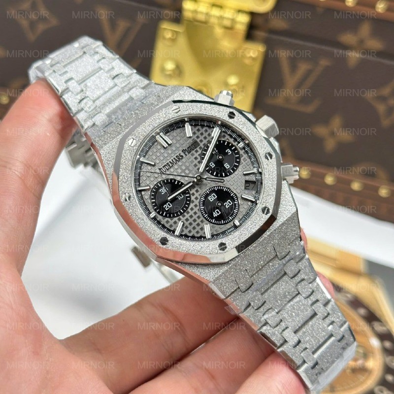 Dong-Ho-Audemars-Piguet-Rep-11-Royal-Oak-Chronograph-Frosted-Gold-26240-Mat-Xam-APS-Factory-41mm-3-1024x1024.jpg