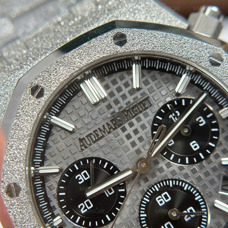 Dong-Ho-Audemars-Piguet-Rep-11-Royal-Oak-Chronograph-Frosted-Gold-26240-Mat-Xam-APS-Factory-41mm-5-1024x1024.jpg