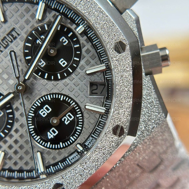 Dong-Ho-Audemars-Piguet-Rep-11-Royal-Oak-Chronograph-Frosted-Gold-26240-Mat-Xam-APS-Factory-41mm-6-1024x1024.jpg