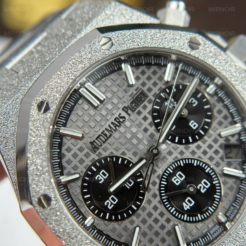 Dong-Ho-Audemars-Piguet-Rep-11-Royal-Oak-Chronograph-Frosted-Gold-26240-Mat-Xam-APS-Factory-41mm-8-1024x1024.jpg